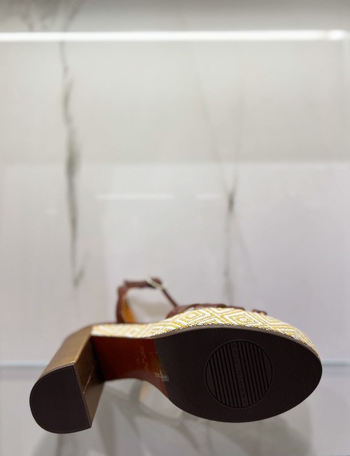 Sandali con plateau JYNKO marrone oro