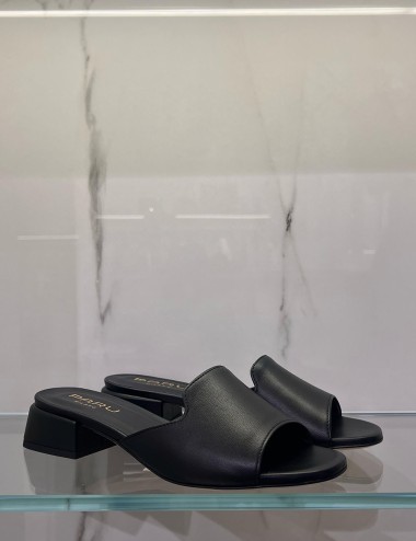 Ciabatta in pelle nera