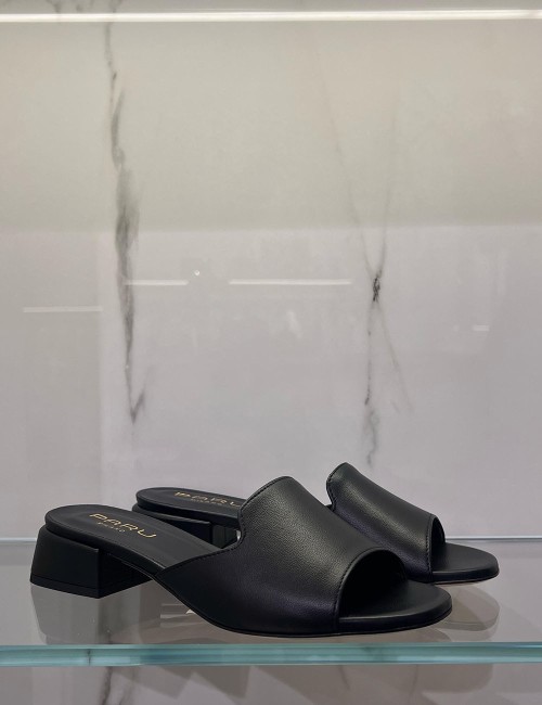 Ciabatta in pelle nera